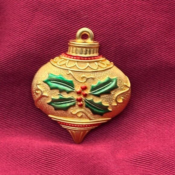 VTG JJ Gold-Tone Christmas Ornament Brooch - Picture 6 of 12